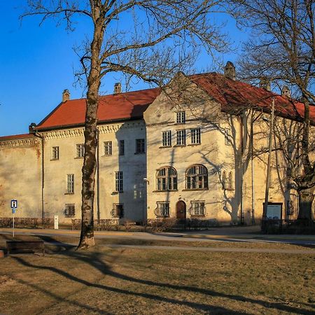 Dundagas Pils Hostel Екстериор снимка