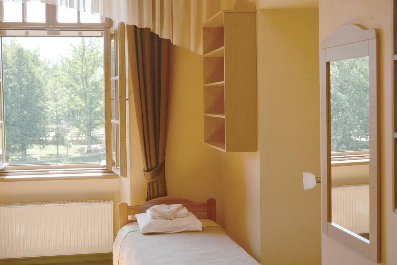Dundagas Pils Hostel Екстериор снимка